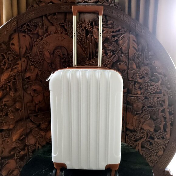 New 20" White & Cognac Brown Carry-On Luggage Suitcase Spinner Wheels - Picture 3 of 8